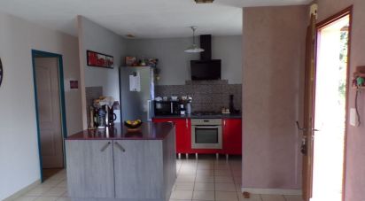 House 4 rooms of 80 m² in Varzay (17460)