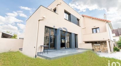 House 8 rooms of 180 m² in Fresnes (94260)