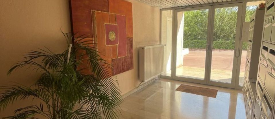 Apartment 3 rooms of 72 m² in Tours (37000)