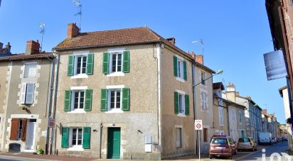 House 4 rooms of 100 m² in Montmorillon (86500)