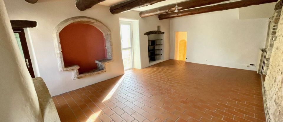 Maison 6 pièces de 150 m² à Les Granges-Gontardes (26290)