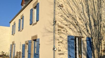 House 9 rooms of 320 m² in Annoville (50660)