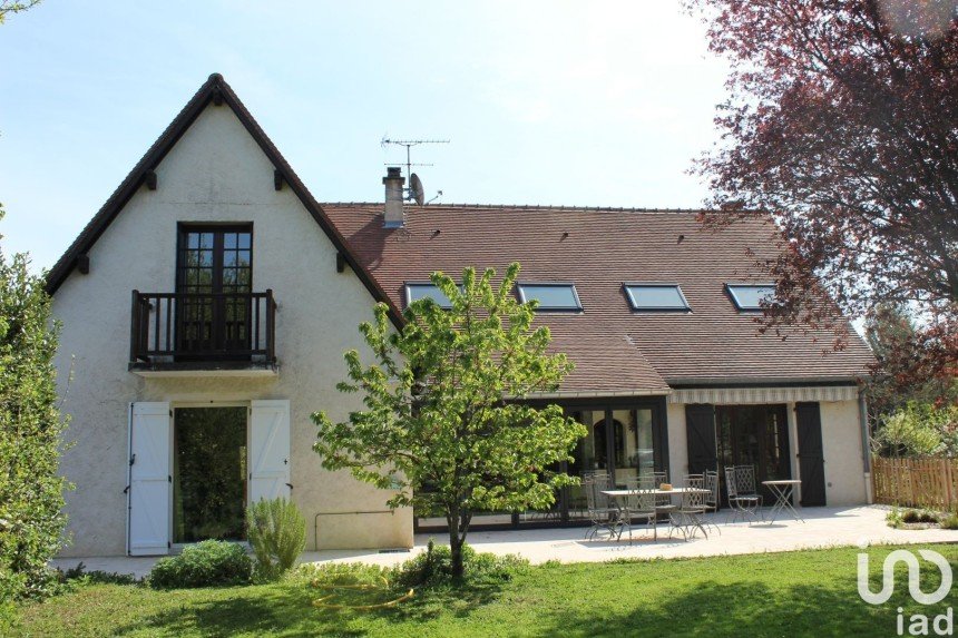 Maison 7 pièces de 224 m² à Varennes-Vauzelles (58640)