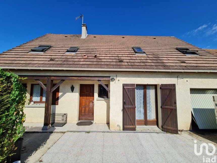 House 8 rooms of 175 m² in Coulommiers (77120)
