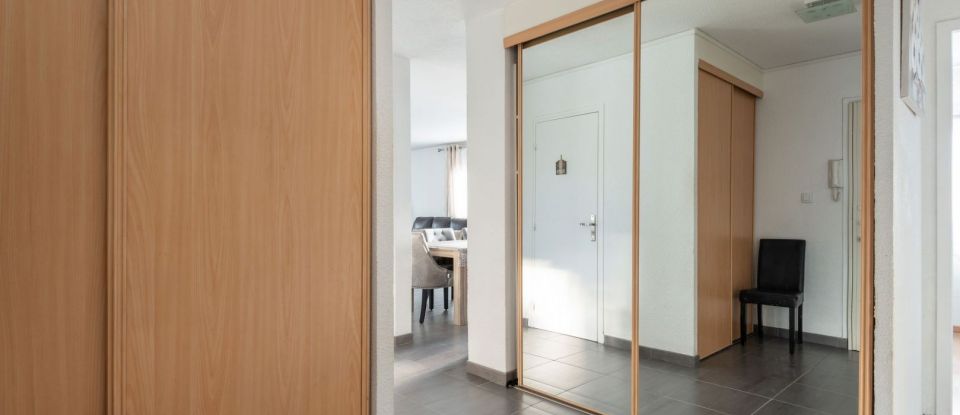 Apartment 6 rooms of 112 m² in Échirolles (38130)