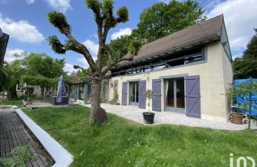 House 5 rooms of 117 m² in Mesnil-Saint-Père (10140)