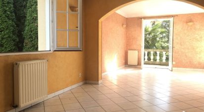 House 7 rooms of 158 m² in Montardon (64121)