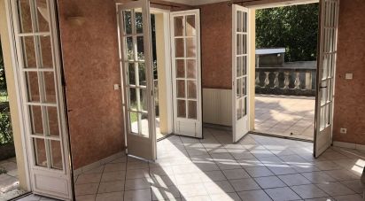 House 7 rooms of 158 m² in Montardon (64121)