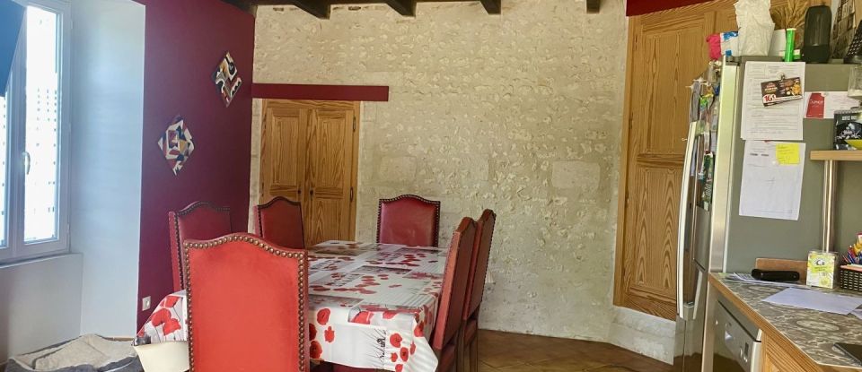 House 3 rooms of 137 m² in Chevanceaux (17210)