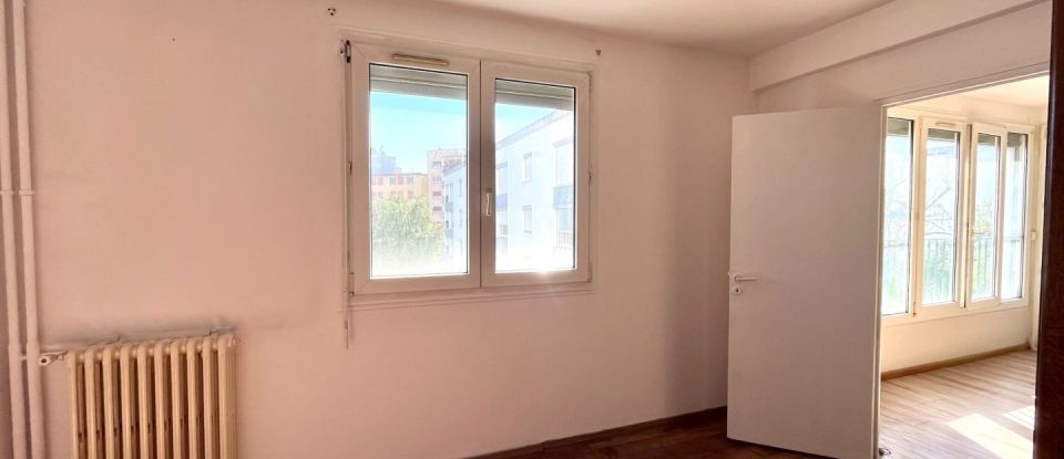 Apartment 3 rooms of 75 m² in Tarbes (65000)