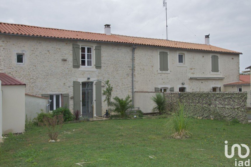 Maison 4 pièces de 85 m² à Sainte-Hermine (85210)