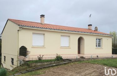 House 4 rooms of 106 m² in Avrillé (85440)