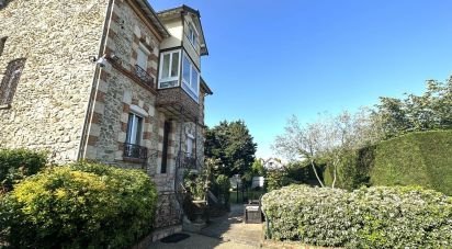 House 7 rooms of 230 m² in Le Plessis-Trévise (94420)