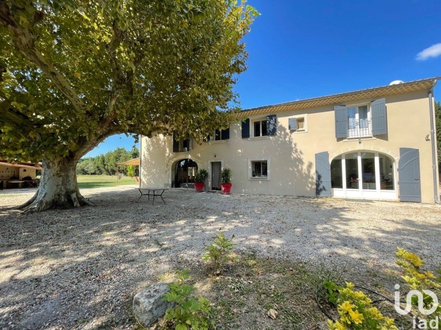 House 11 rooms of 340 m² in Graveson (13690)