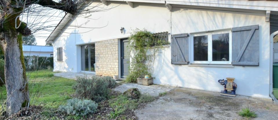 House 6 rooms of 154 m² in Le Taillan-Médoc (33320)