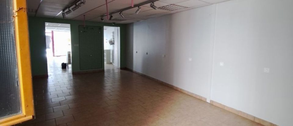 Commercial walls of 231 m² in Pontaumur (63380)