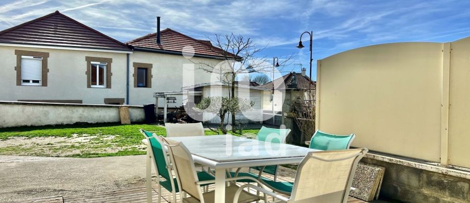 House 4 rooms of 120 m² in Chèzeneuve (38300)