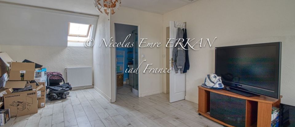 House 6 rooms of 210 m² in Perdreauville (78200)