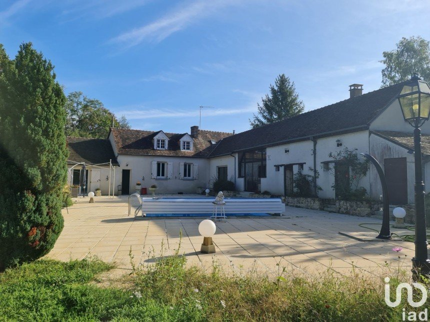 Maison 8 pièces de 260 m² à Sargé-lès-le-Mans (72190)