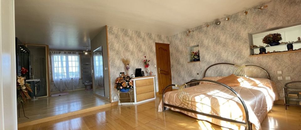 House 10 rooms of 305 m² in Lavelanet (09300)