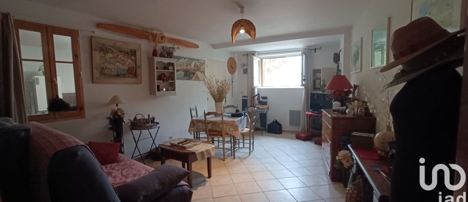 Appartement 3 pièces de 81 m² à Aurel (84390)