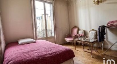 House 6 rooms of 127 m² in Versailles (78000)