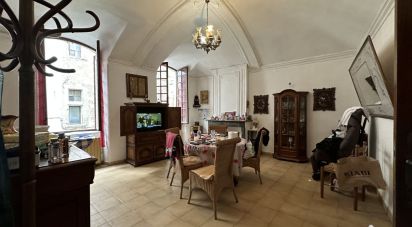 Maison 8 pièces de 345 m² à Saint-Ambroix (30500)