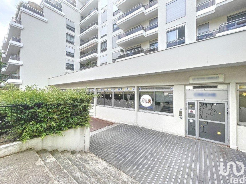Retail property of 541 m² in Vincennes (94300)