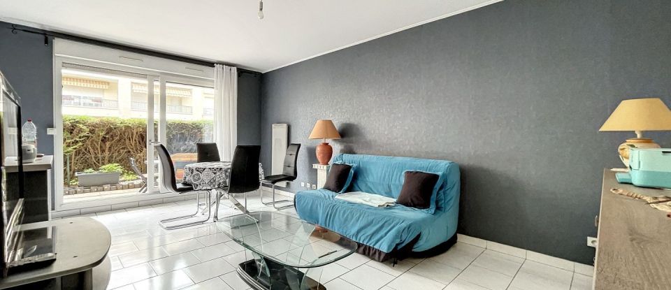 Apartment 2 rooms of 45 m² in Livry-Gargan (93190)