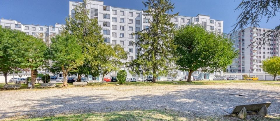 Appartement 4 pièces de 65 m² à Le Pont-de-Claix (38800)