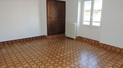 House 5 rooms of 112 m² in Saint-Christol (84390)