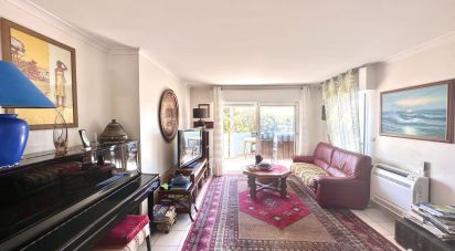 Appartement 4 pièces de 94 m² à BOULOURIS (83700)