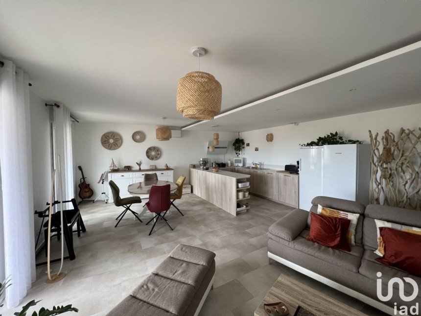 Apartment 3 rooms of 82 m² in Saint-Laurent-du-Var (06700)
