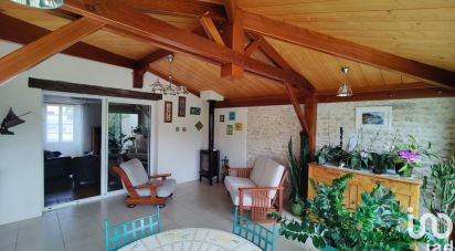 House 6 rooms of 146 m² in Saint-Maxire (79410)