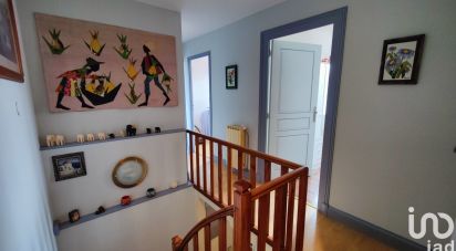 House 6 rooms of 146 m² in Saint-Maxire (79410)
