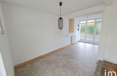 House 4 rooms of 86 m² in Niort (79000)