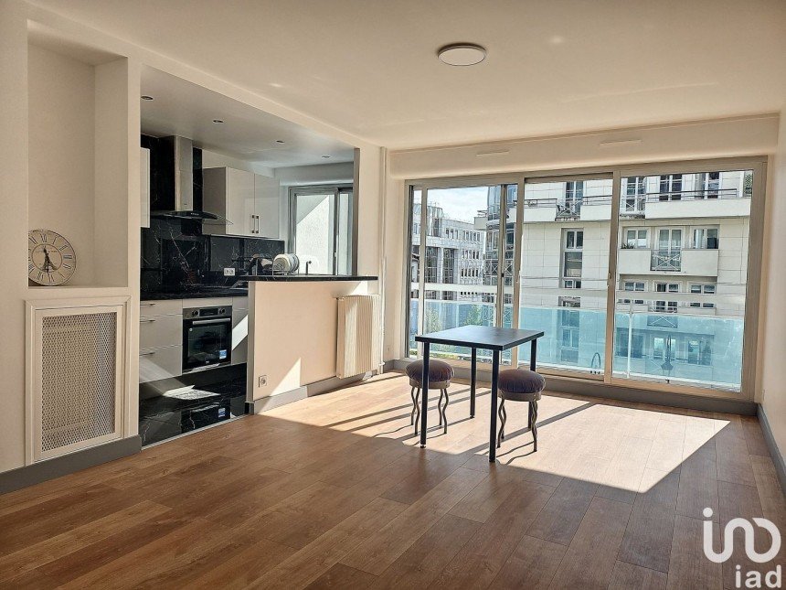 Apartment 3 rooms of 72 m² in Puteaux (92800)