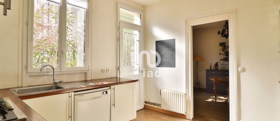 House 7 rooms of 156 m² in Courbevoie (92400)