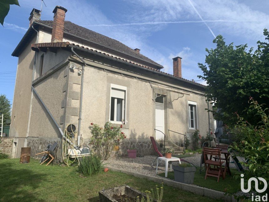 House 5 rooms of 198 m² in Chabanais (16150)