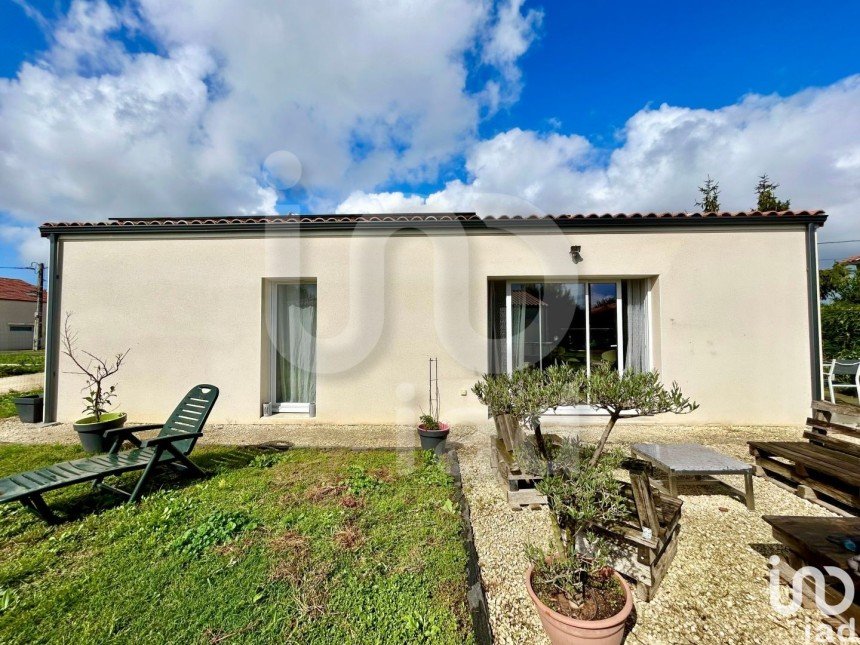 House 5 rooms of 102 m² in Le Gua (17600)