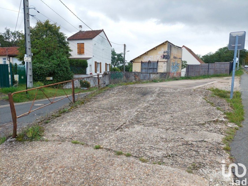 Parking of 213 m² in Maisse (91720)