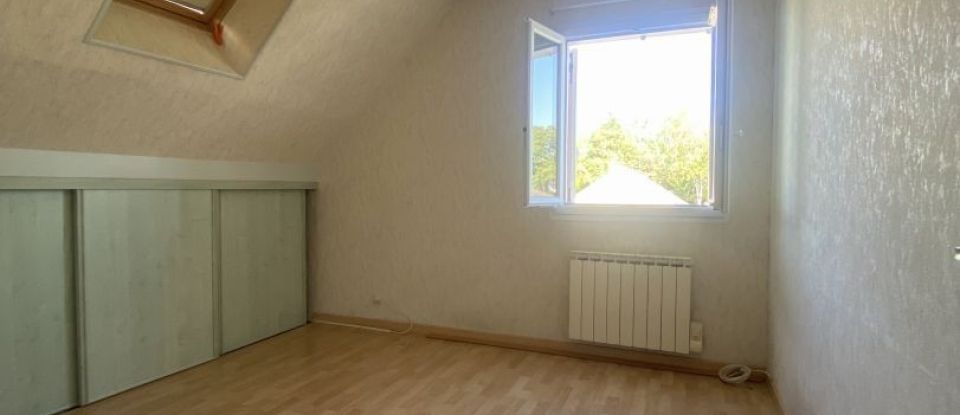 House 8 rooms of 185 m² in Bourges (18000)