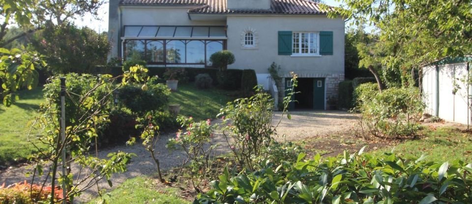 House 6 rooms of 148 m² in Availles-en-Châtellerault (86530)