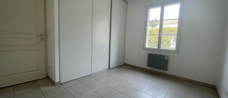 House 4 rooms of 89 m² in Semussac (17120)