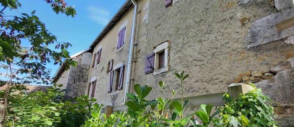 House 7 rooms of 157 m² in Parves-et-Nattages (01300)