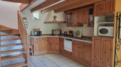 House 6 rooms of 195 m² in Lezay (79120)