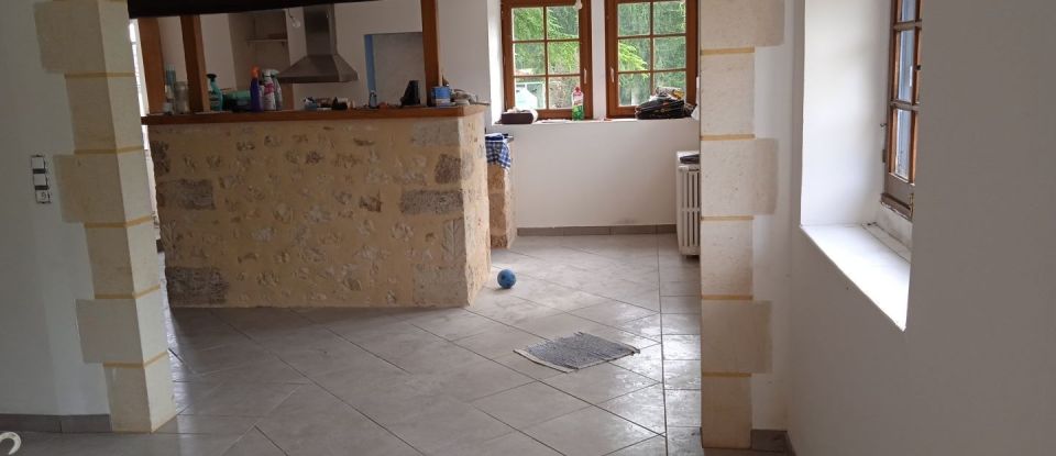 House 5 rooms of 130 m² in Igé (61130)