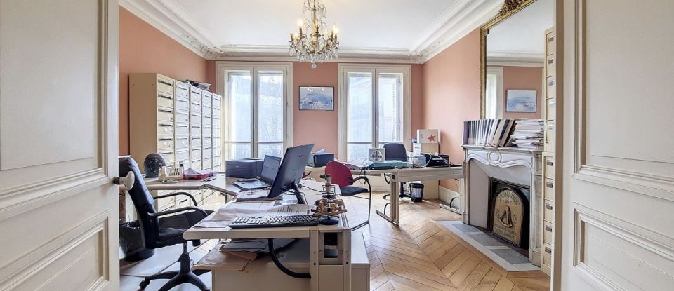 Appartement 5 pièces de 125 m² à Paris (75010)