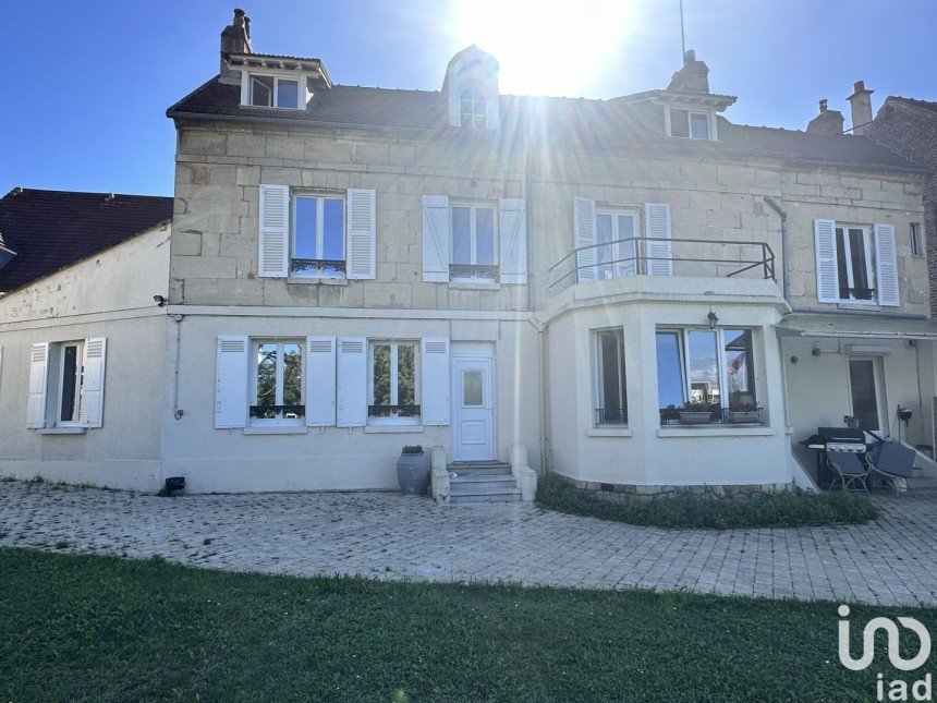 House 8 rooms of 198 m² in Pont-Sainte-Maxence (60700)