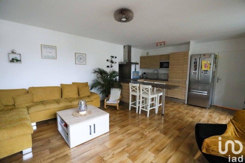 Appartement 4 pièces de 81 m² à Dammarie-les-Lys (77190)